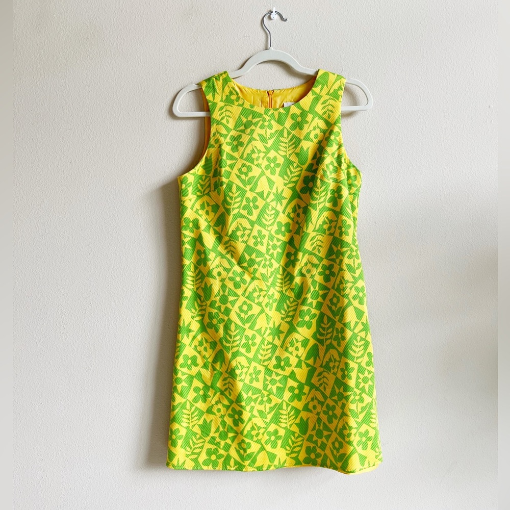 Vintage 1960 Shift Dress Size 8. Lime Green, checkered pattern. Flower pattern